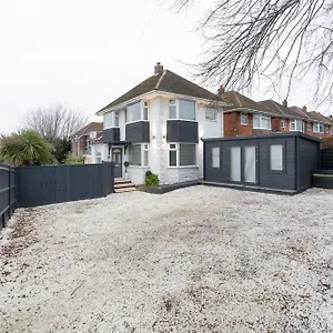 villa-estwood.tophotelsbath.com/